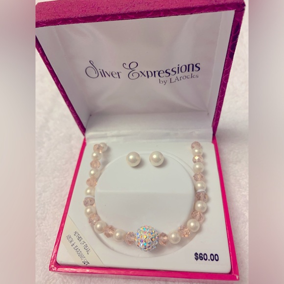 Silver Expressions By LA Rocks Expandable Mother of Pearl Necklace & Earring Set - Picture 3 of 3